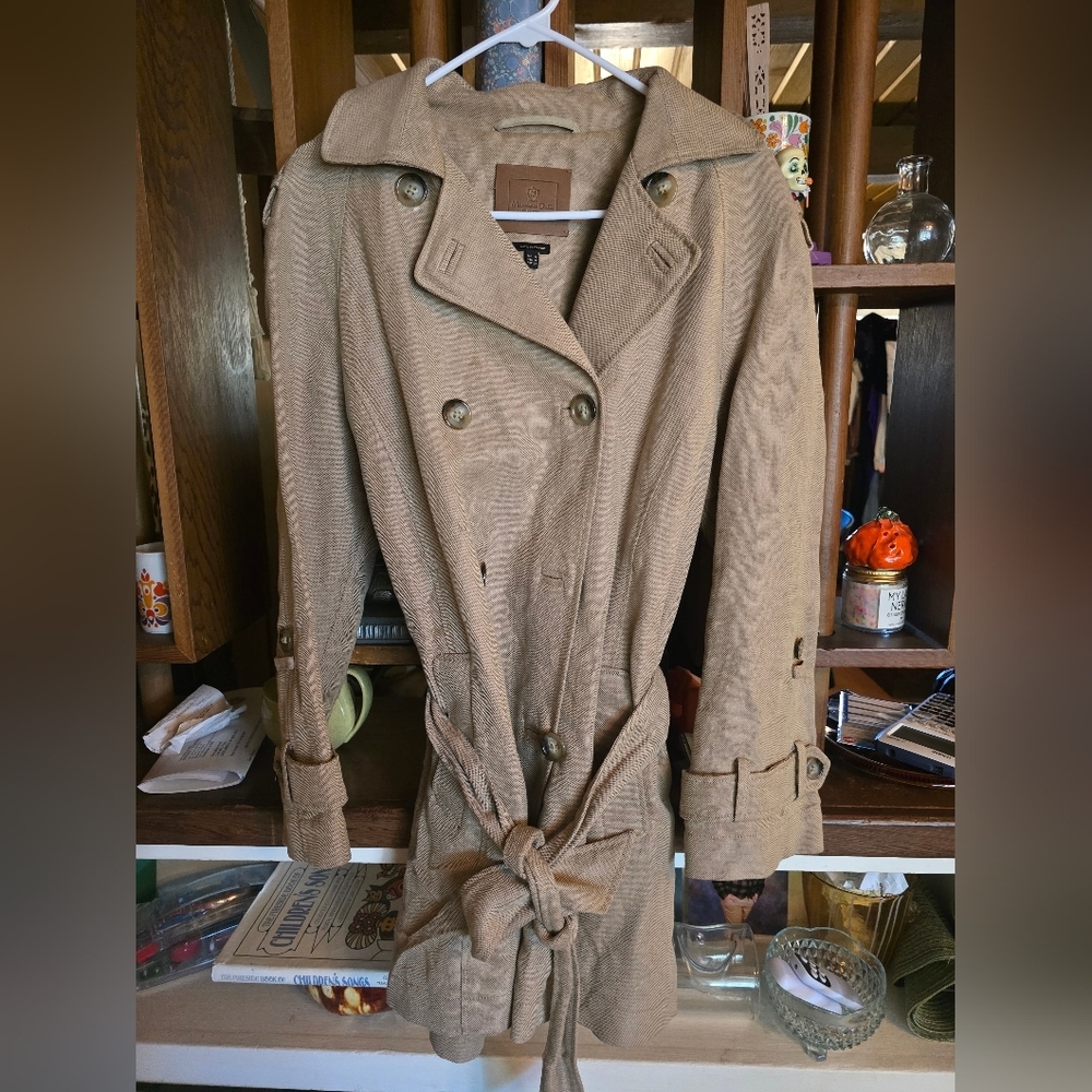 Massimo Dutti Women's Tan Trench Coat Medium